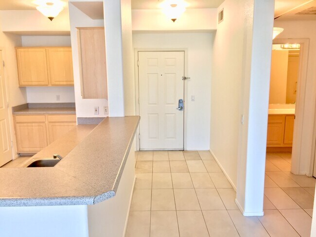 Photo - 420 W 1st St Unit 313