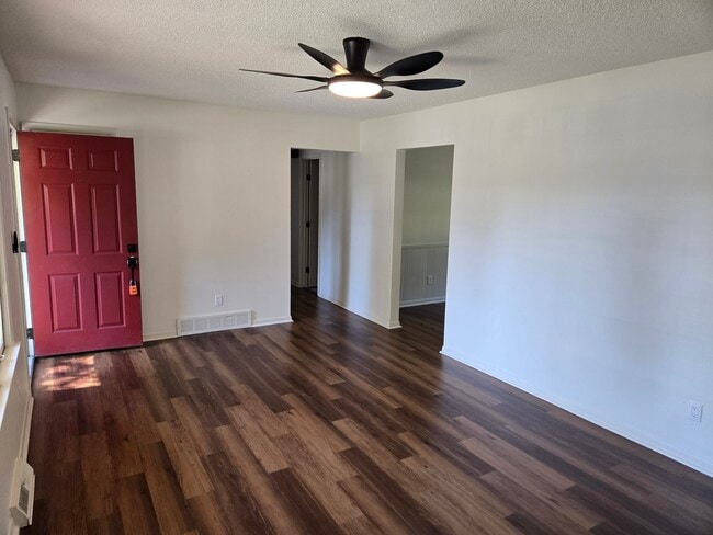 Photo - 7922 W 92nd St