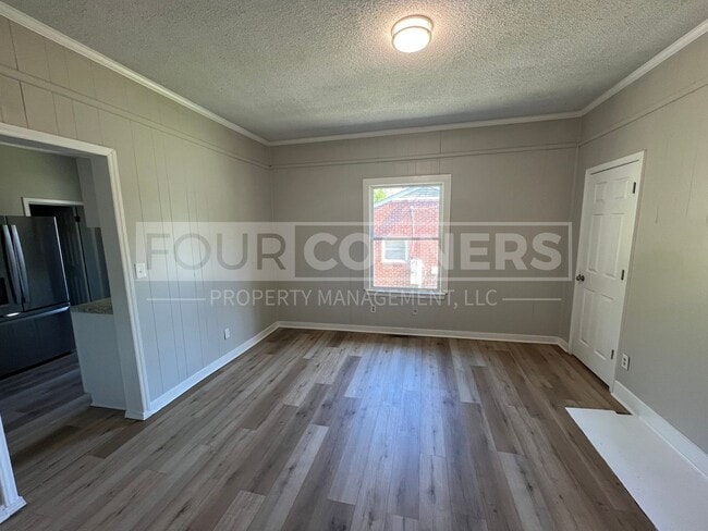 Photo - Beautiful 5 Bedroom 2.5 Bath House