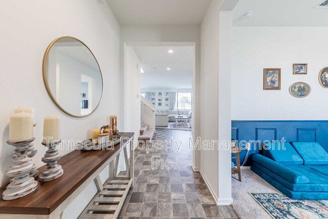 Photo - 4872 Goldfinch St