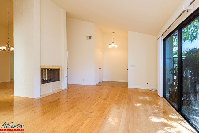 4015 Villa Vista
