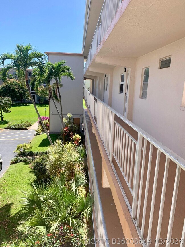 230 NE 26th Ave Unit 318