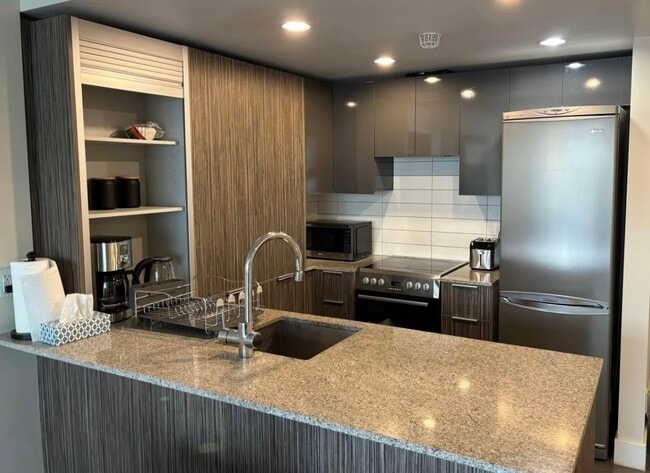 Photo - 1088 Richards St