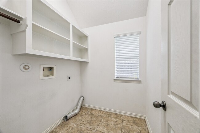 Photo - 2821 Chinaberry Park Ln