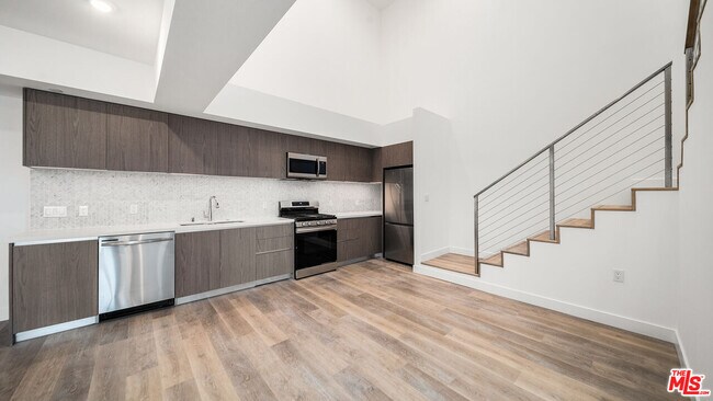 Photo - 5153 W Maplewood Ave Unit 407