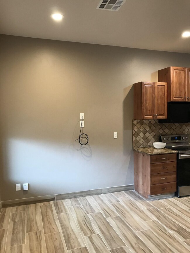 Photo - 598 S Hillside Dr