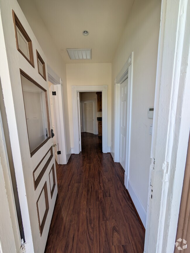Building Photo - 163 Gifford Ave Rental