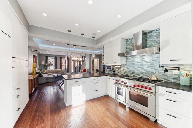 Photo - 1717 N Hudson Ave