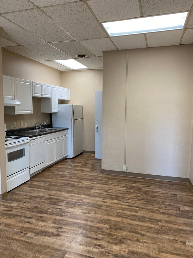 Building Photo - 705 1st Ave N Unit 6
