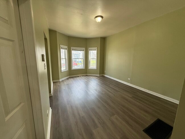 Building Photo - 5742 S Paulina St Unit #1