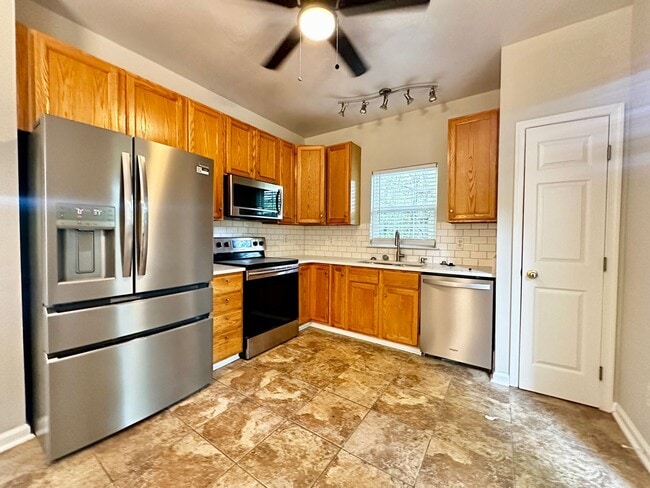 Photo - 3 story 3/BR 2.5 BA in the heart of Cool Springs and minutes from the Factory in Franklin!