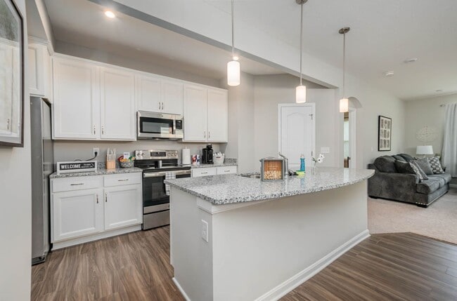 Photo - Fully Furnished Luxury Corporate Rental - ...