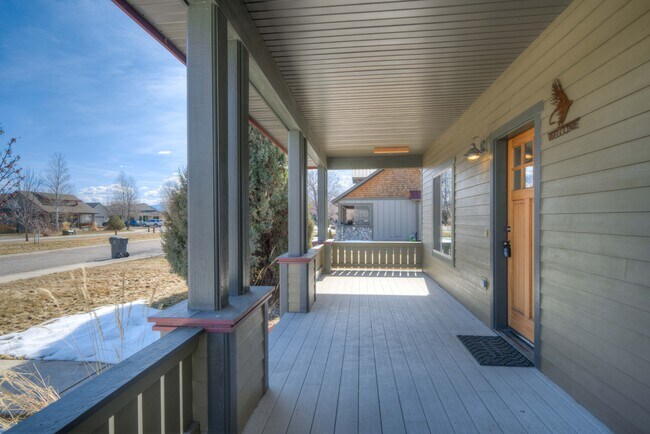 Photo - 32 E Clara Ct