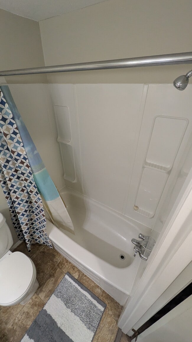 Salle de bain - Pine Place Apartments