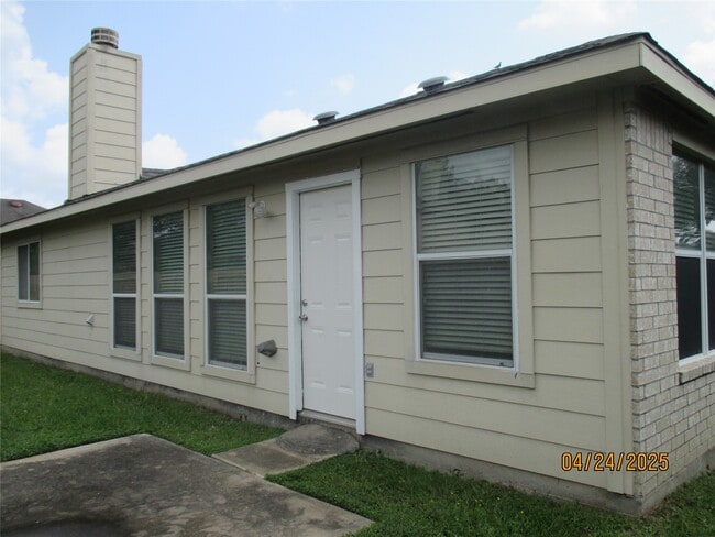 Photo - 5531 Poplar Terrace Ln