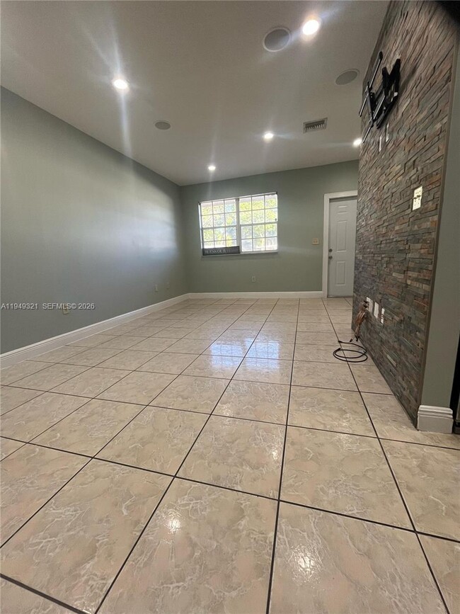 Building Photo - 603 NW 97th St Unit 603