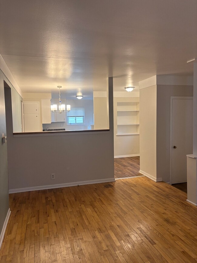 Photo - 1110 MacDonald Ave