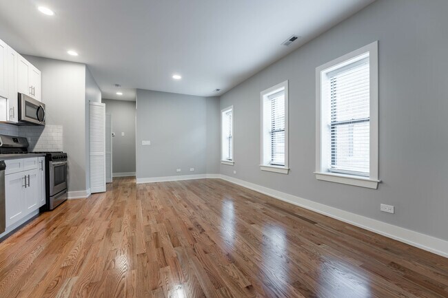 Photo - 344 W Dickens Ave Unidad 4