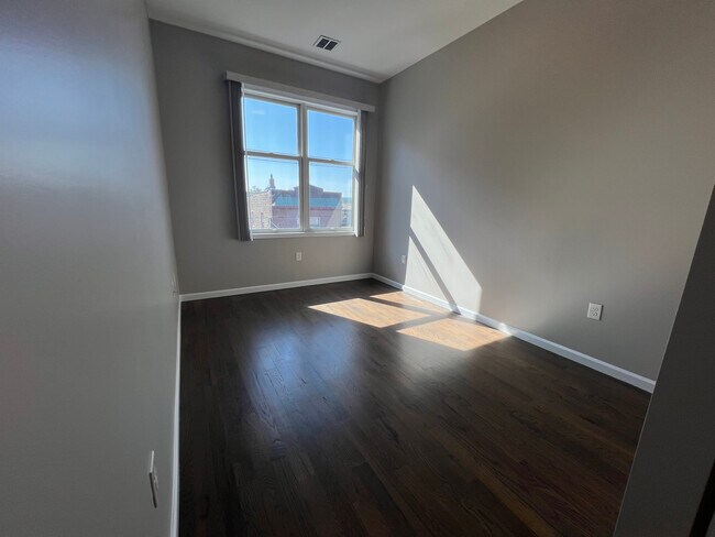 195 Ave E Unit E-301