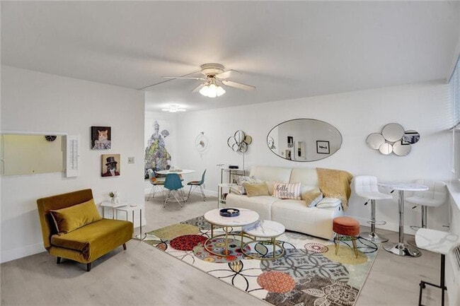 Photo - 101 N Birch Rd Unit 303