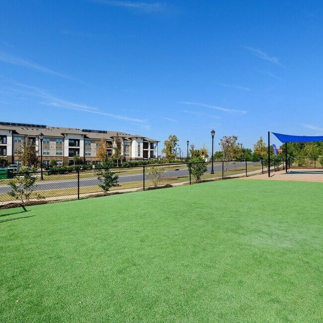 The Luxe of Huntersville Apartments Huntersville, NC