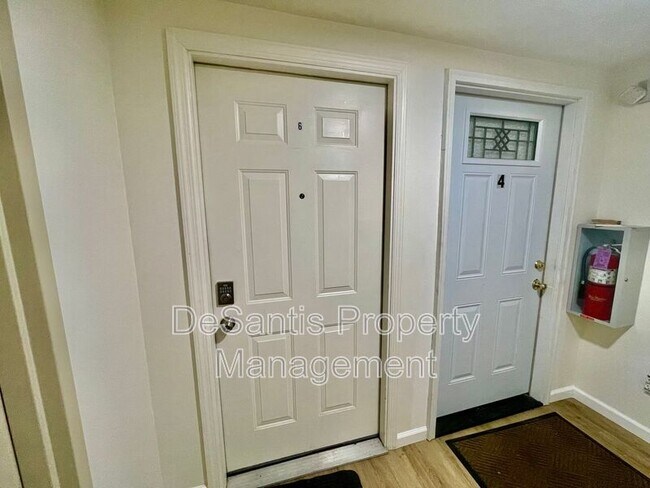 Photo - 628 Steele St Unit #6