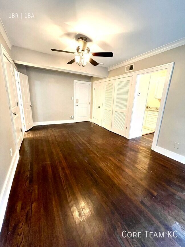 Photo - 710 W 48th St Unit 103