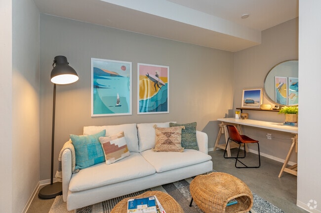 1BR, 1 BA - 643SF