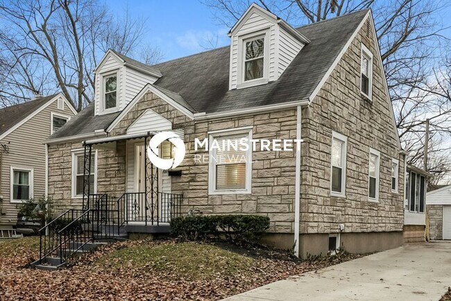Photo - 4 Bedroom Pet-Friendly Home in Louisville, KY with Main Street Renewal