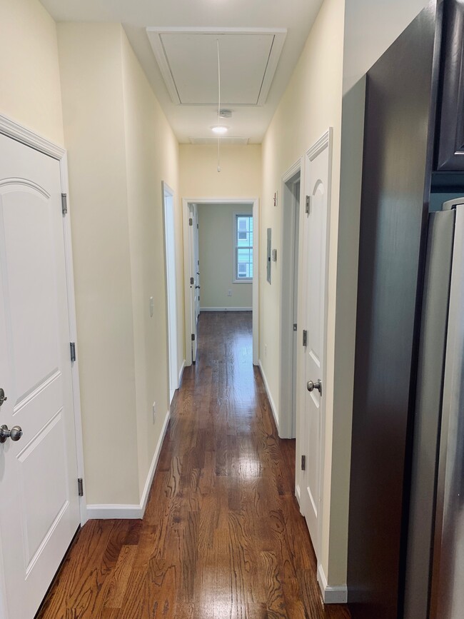 Hallway - 311 Jersey St