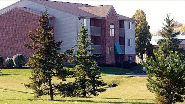 Deer Creek Apartments - Deer Creek Apartments