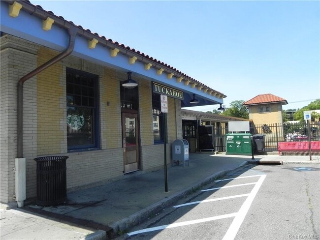 Building Photo - 1 Consulate Dr Unit 110