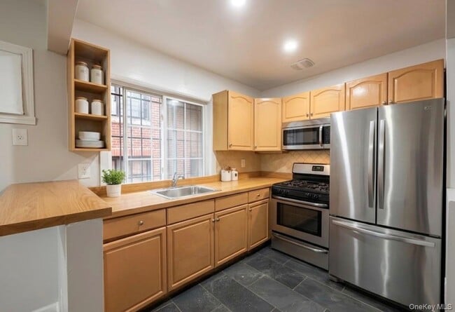 1189 Grant Ave Unit 3