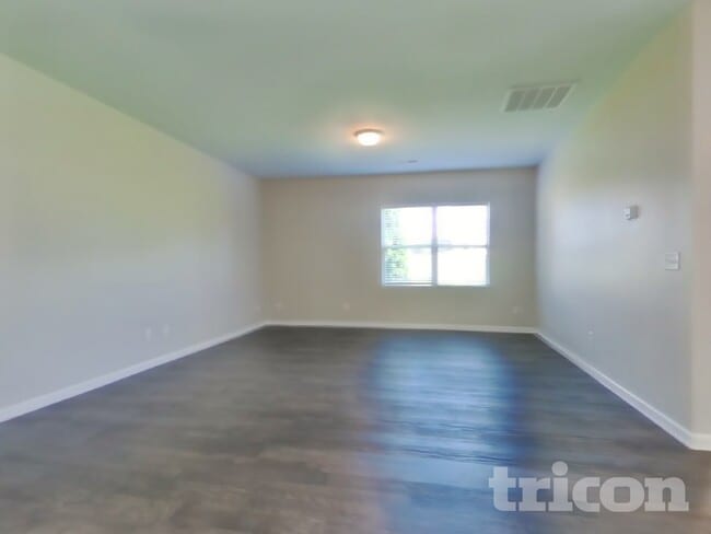 Photo - 1035 Lonergan Cir