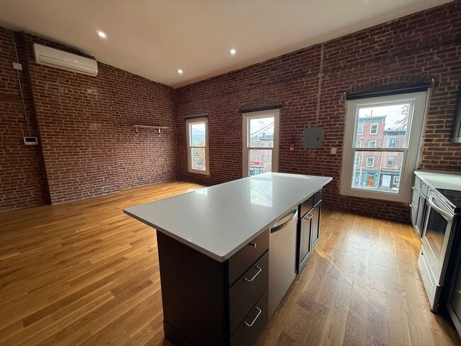 Photo - 194 Broadway Unidad 2 3rd floor