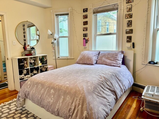 Building Photo - 12 Marcella St Unit 2 Rental