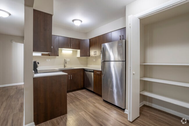 1BR, 1BA - 776SF - Kitchen