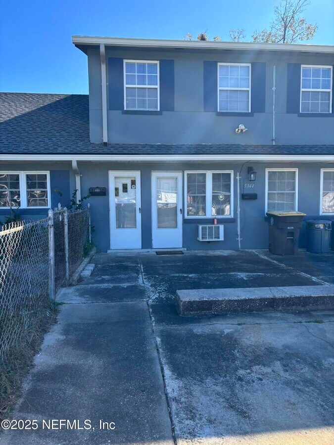 Photo - 5340 Kingsbury St