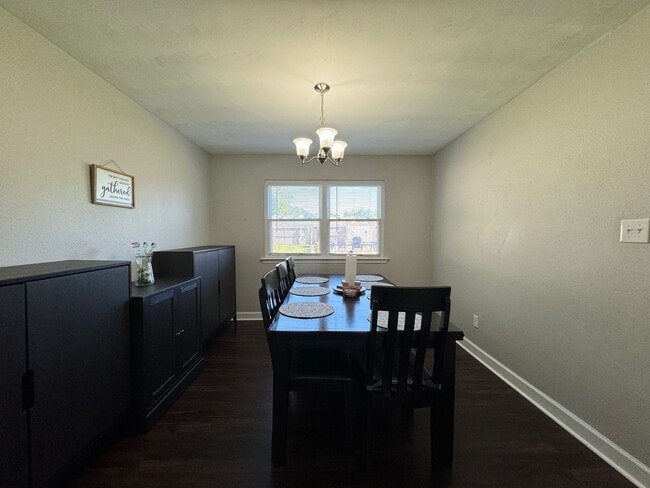 3104 Guenevere Dr