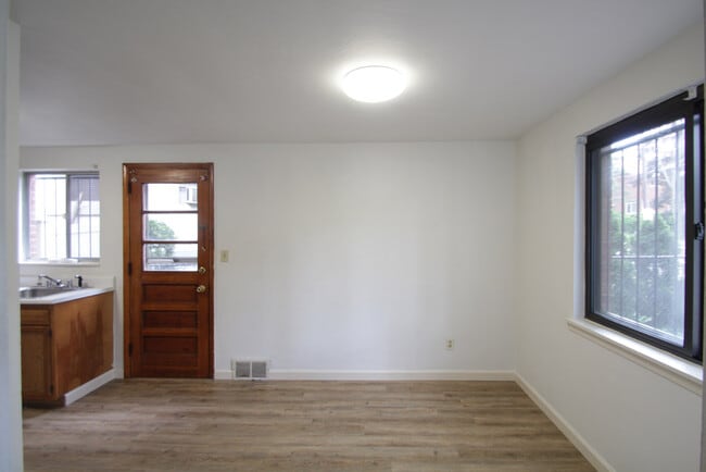 Photo - 421 Franklin Ave