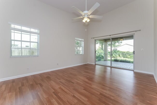 1200 Columbine Pl