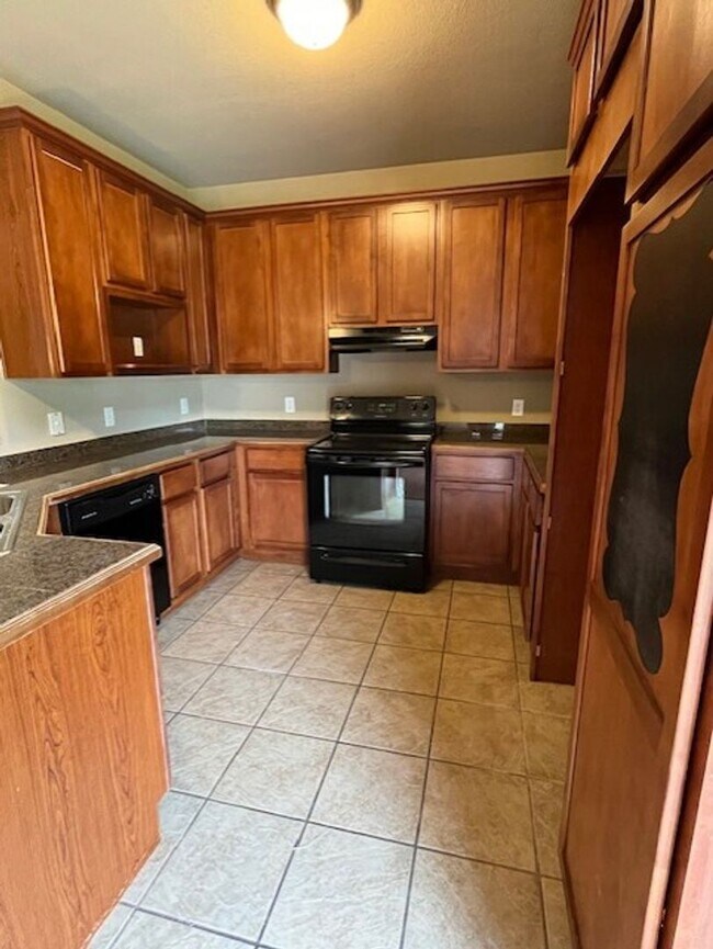 Photo - Great Location in Springdale!
