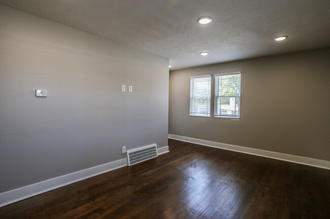 Photo - 5507 NW Radial Hwy Unit 5507 #1