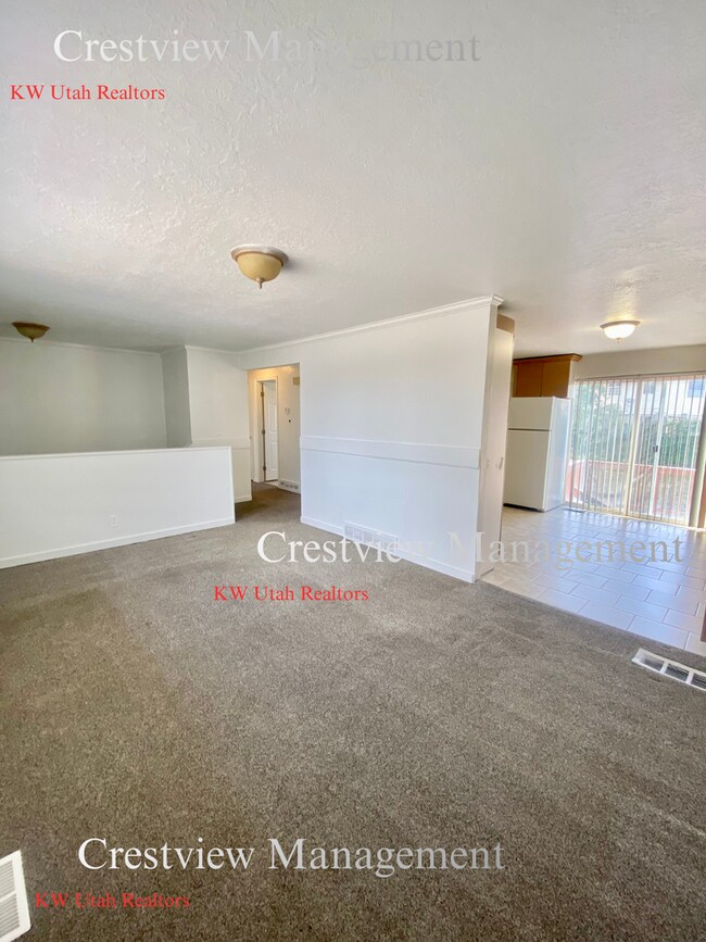 Photo - Spacious Home in Magna – Convenient Location! 1st month's rent free!