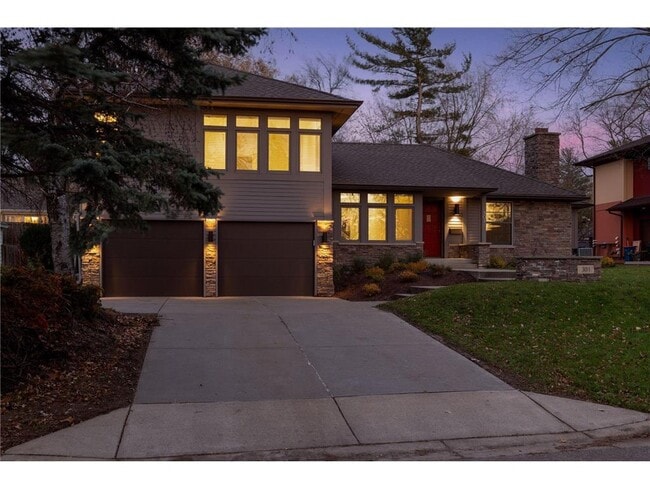 Photo - 301 Turnpike Rd