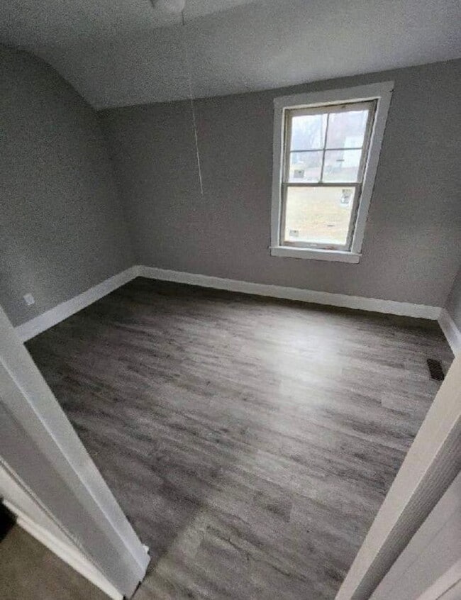 Photo - 3 bed 1 bath