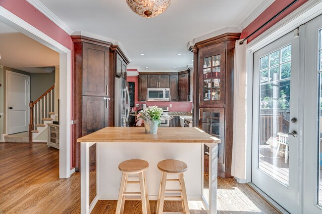 Photo - Charming Duplex in Jefferson Manor Neighborhood