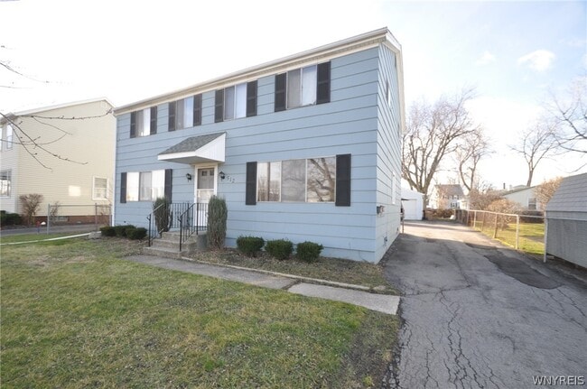 Photo - 512 Cayuga Rd