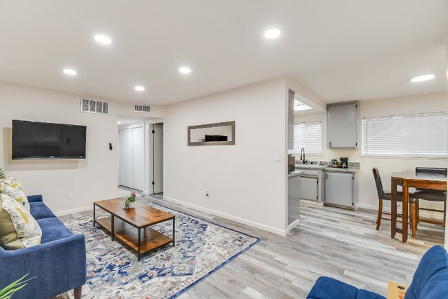 Photo - 1104 F St Unidad 6