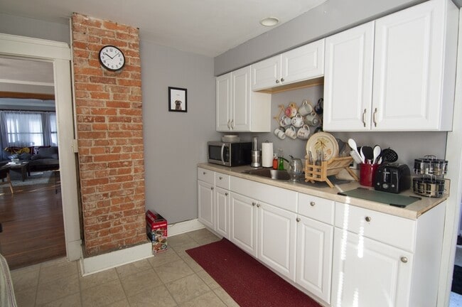 Building Photo - 1533 Spring Garden Ave